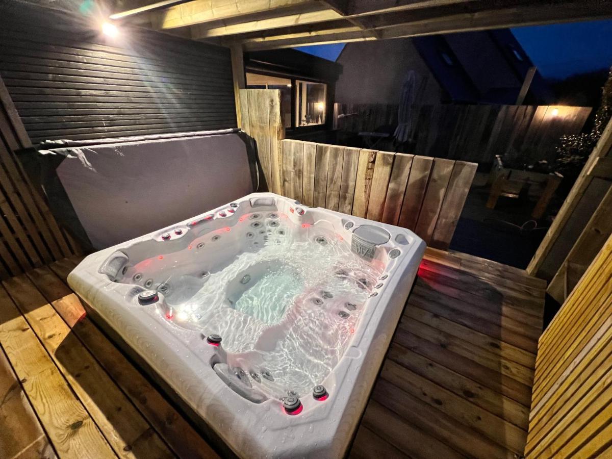 Maison Avec Spa Cote De Granit Rose Трегастель Экстерьер фото